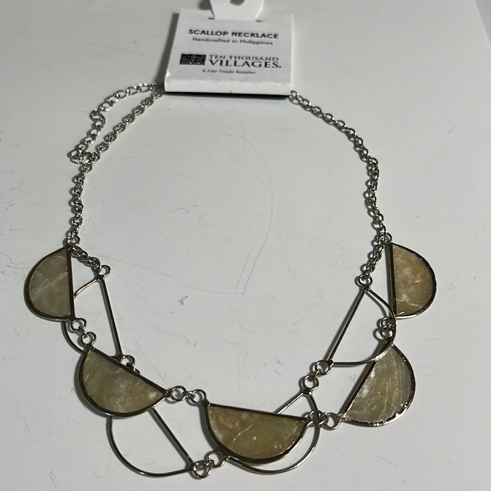Scallop necklace Capriz Shell NWT